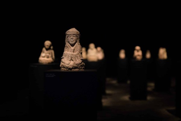 How Is Edge AI Shaping the Future of Mobile Computing and Data Privacy?